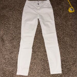So Juniors White Skinny Jeggings Size 7